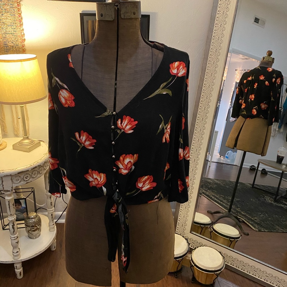Urban Romantics | Floral Top.